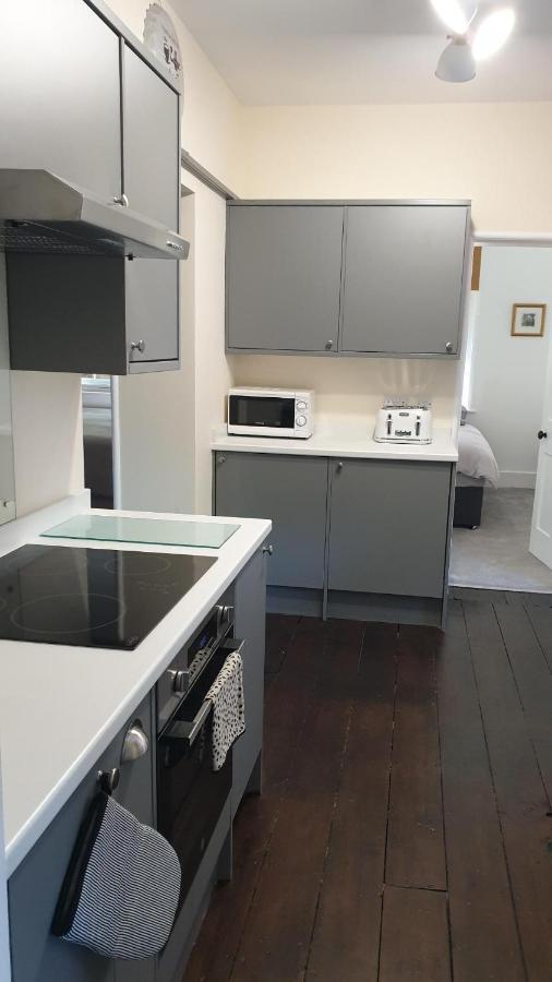 Beautiful Garden Apartment In Leafy St Leonards 5 Mins To Beach מראה חיצוני תמונה