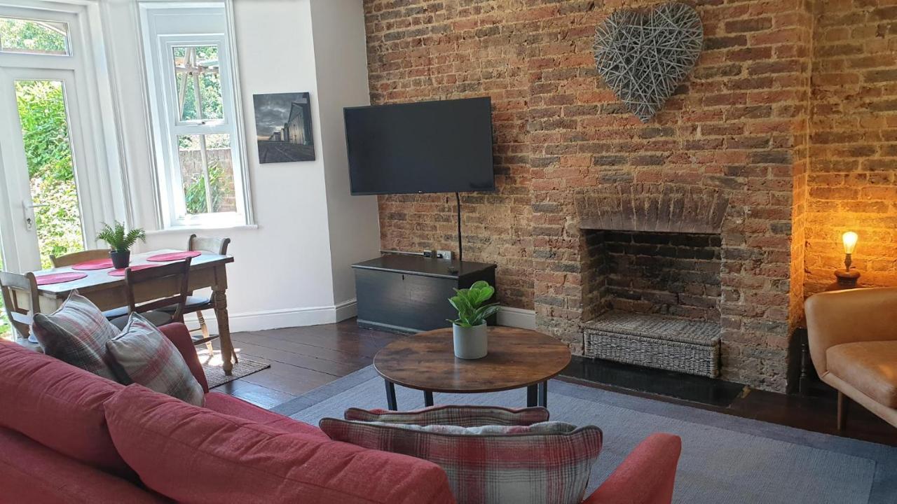 Beautiful Garden Apartment In Leafy St Leonards 5 Mins To Beach מראה חיצוני תמונה
