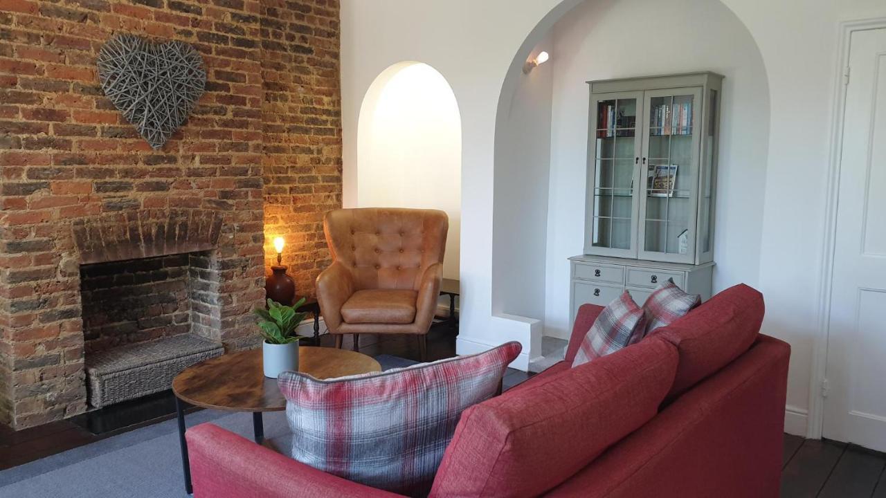 Beautiful Garden Apartment In Leafy St Leonards 5 Mins To Beach מראה חיצוני תמונה