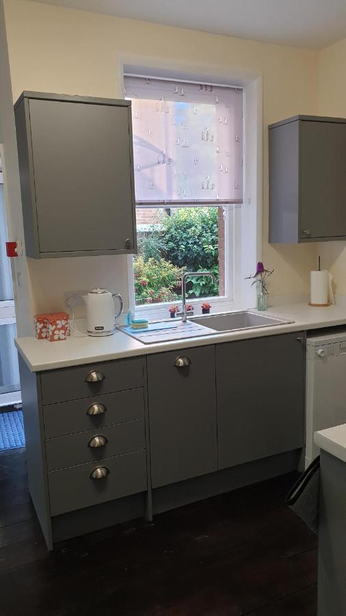 Beautiful Garden Apartment In Leafy St Leonards 5 Mins To Beach מראה חיצוני תמונה